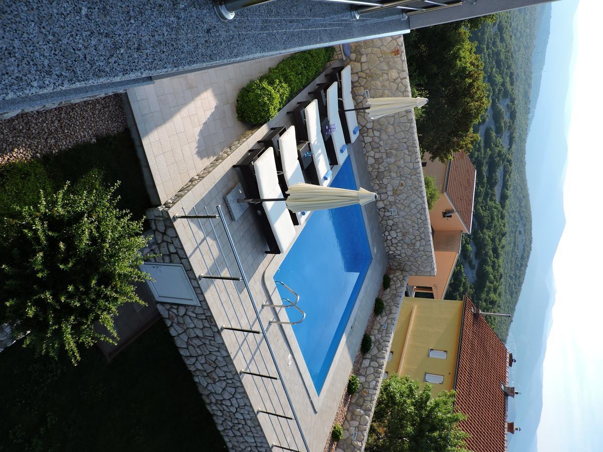 Apartments Villa Residenca نوفي فينودولسكي المظهر الخارجي الصورة